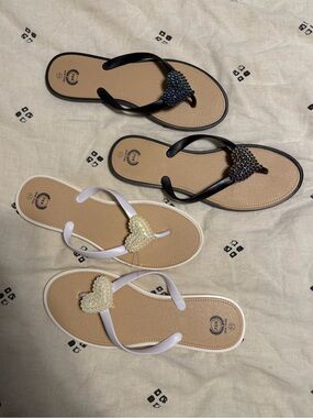 P&W Women’s Beaded Heart Flip-Flop Sandals in Black and White